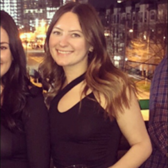 Meet your Posher, Chloe - Picture 1 of 2